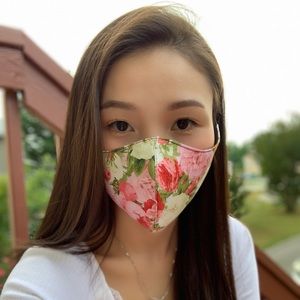 ✨20% off bundle of 2+✨ reversible fabric face mask